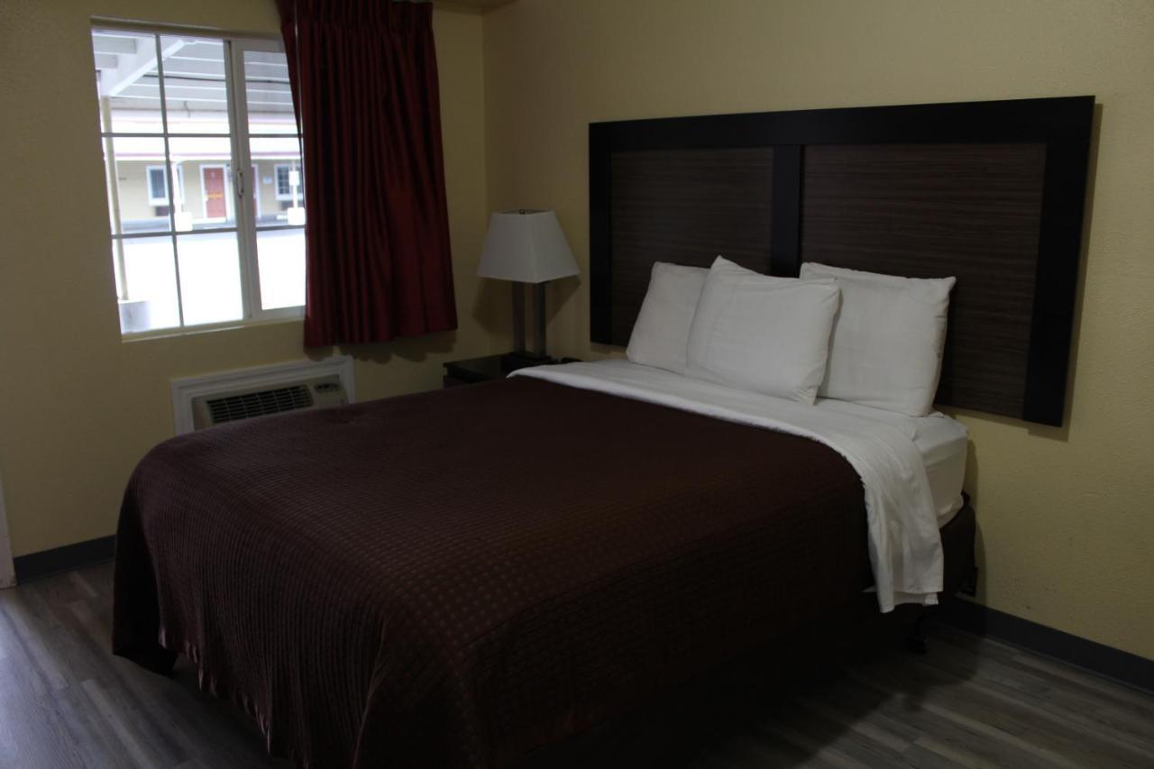Queen Room - Accessible/Non Smoking,1362380645:JPEG