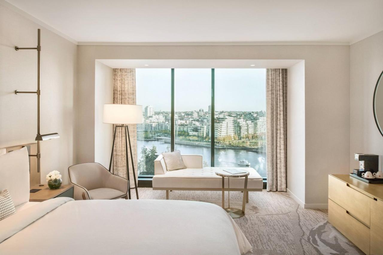 King Guest Room with Water View,1364509598:JPEG