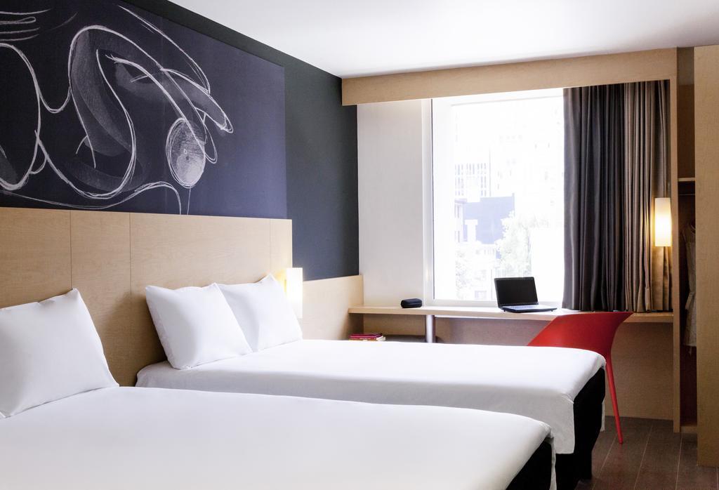 Standard Room with Twin Double Beds,215290079:JPEG