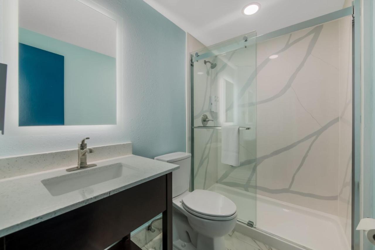Superior Room with Two Double Beds with Pool View Smoke Free
