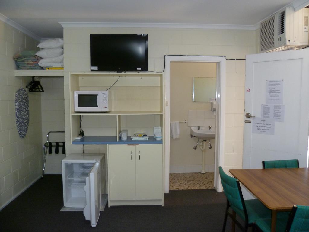 Standard Family Room,704760847:JPEG
