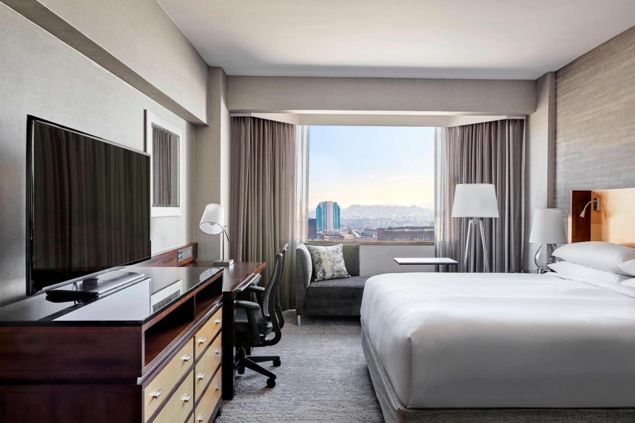 Quarto com Cama King-size e Vista da Cidade ou da Baía