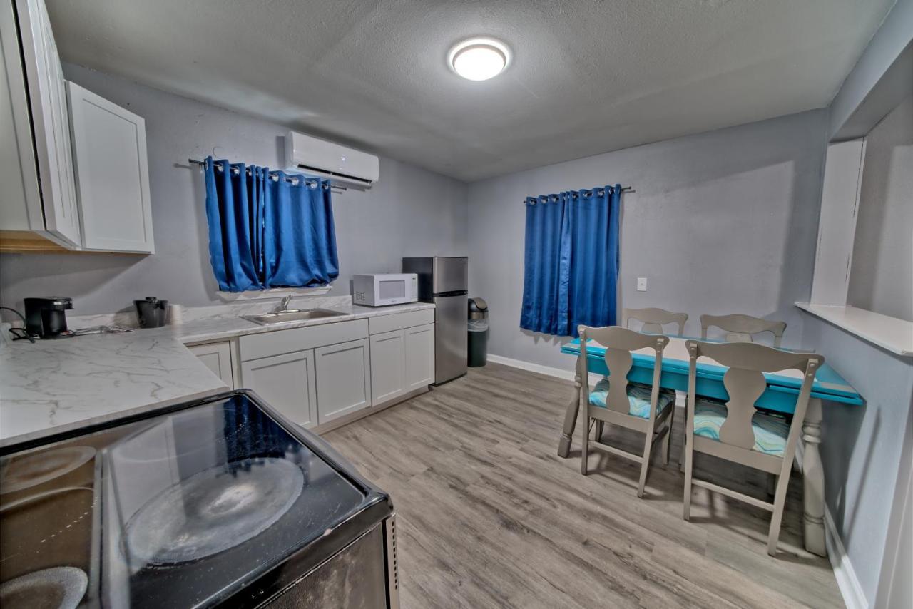 One-Bedroom Apartment Pool View,1394984858:JPEG