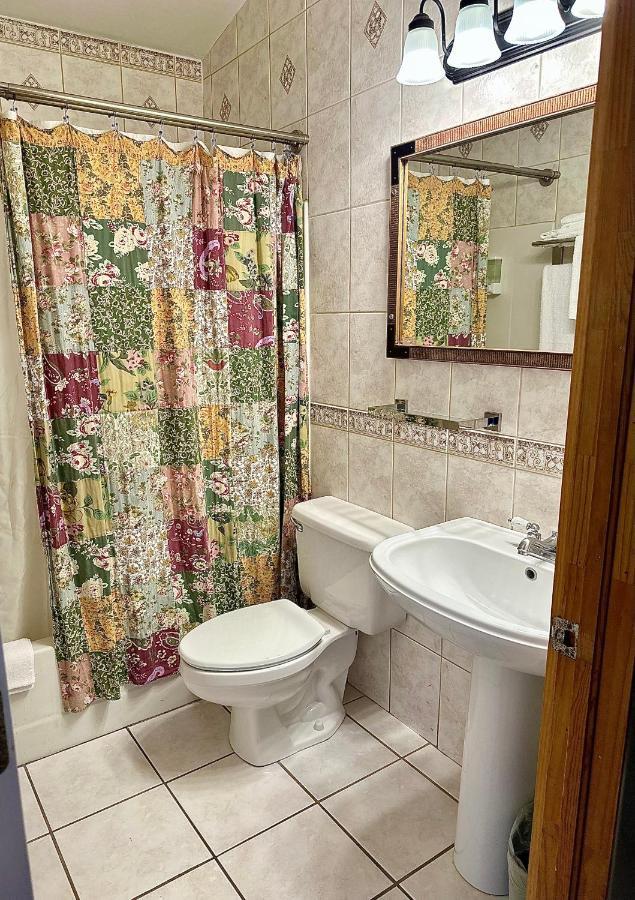 Double Room with Two Double Beds - Non-Smoking