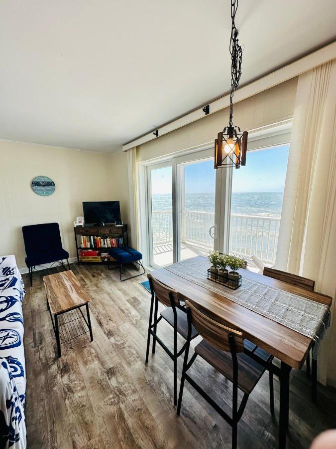 Deluxe Two-Bedroom Apartment - Oceanfront