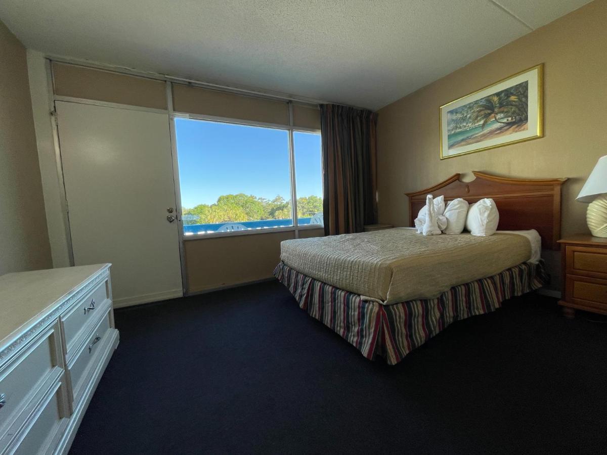 Queen Room Street View