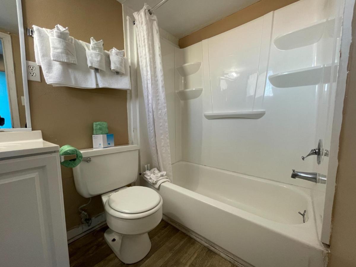 Non-Oceanfront Queen Room