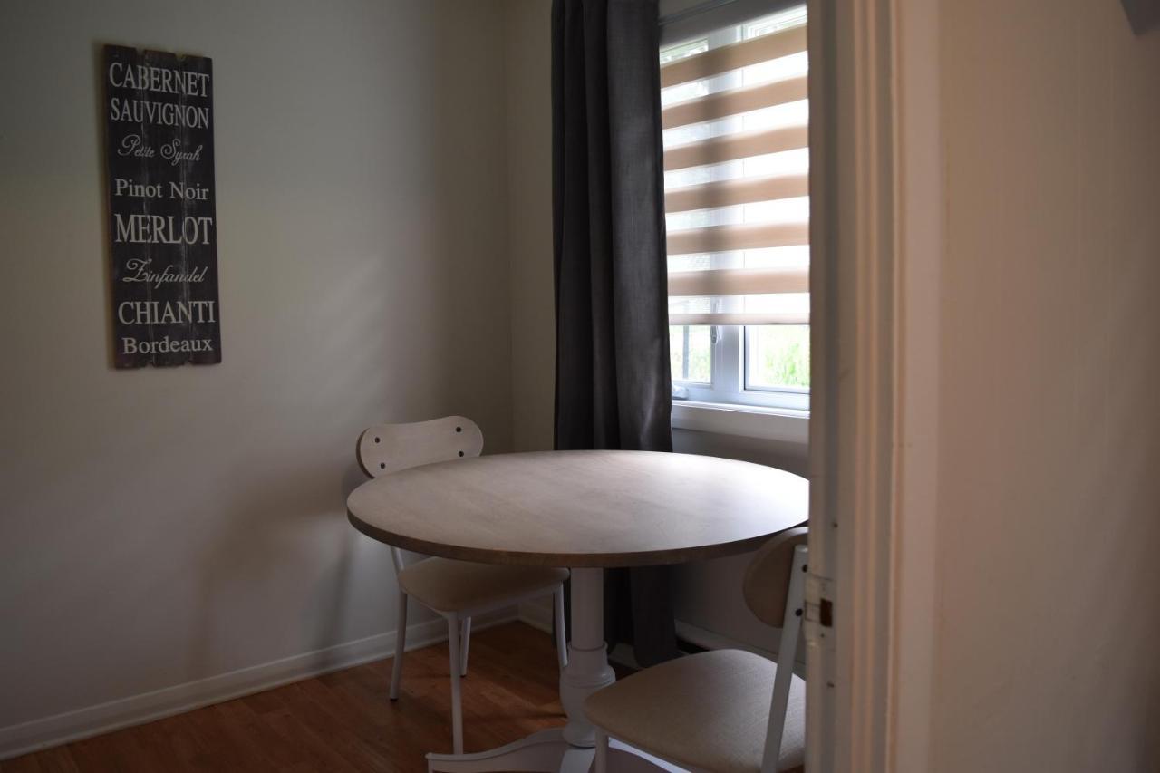 Chambre Lit Queen-Size avec Kitchenette