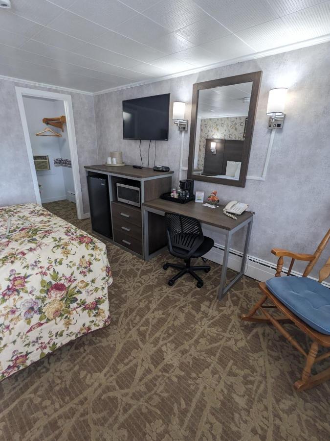 One Queen Bed Non Smoking
