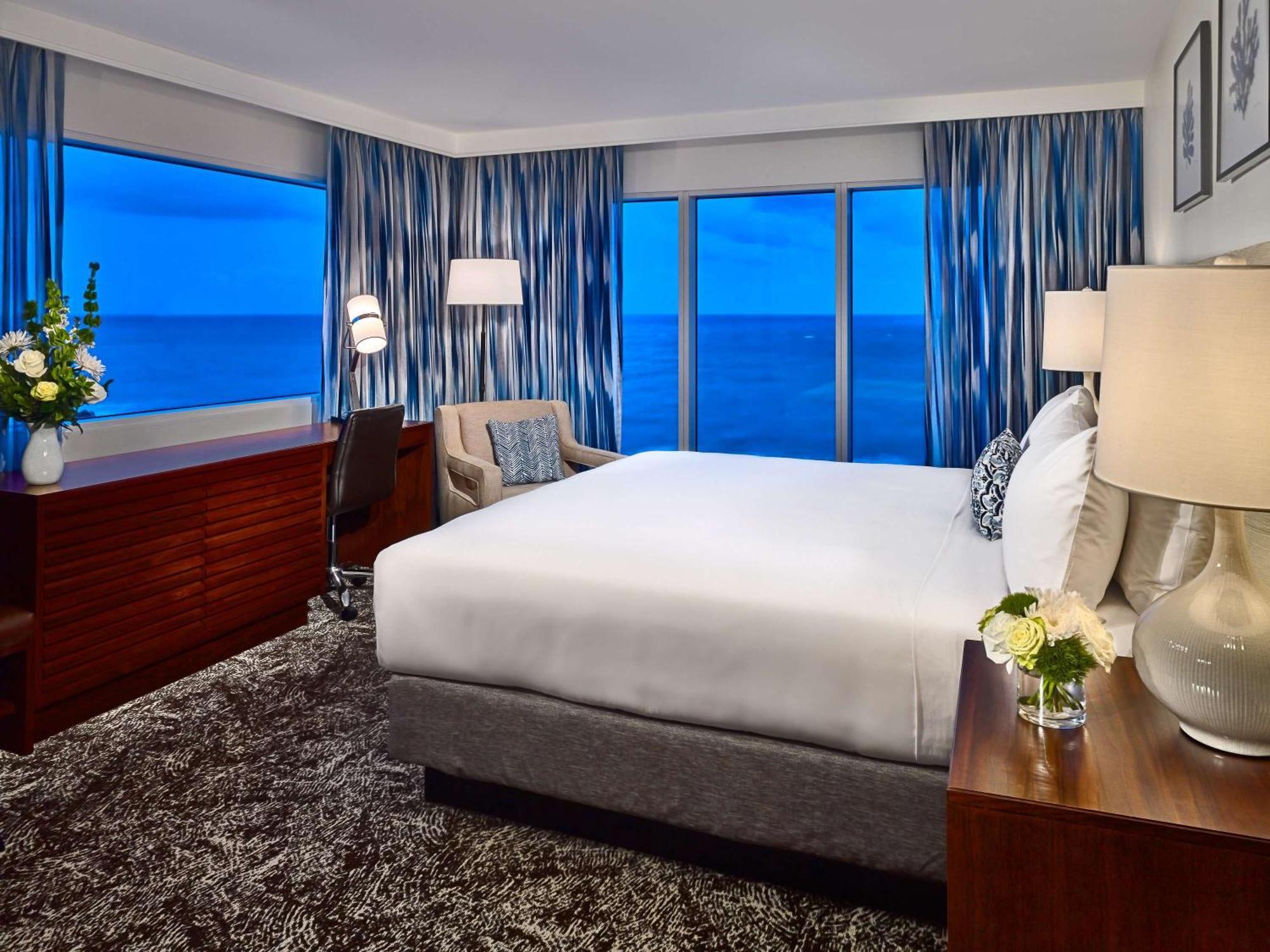 Preferred Corner King Room Ocean View