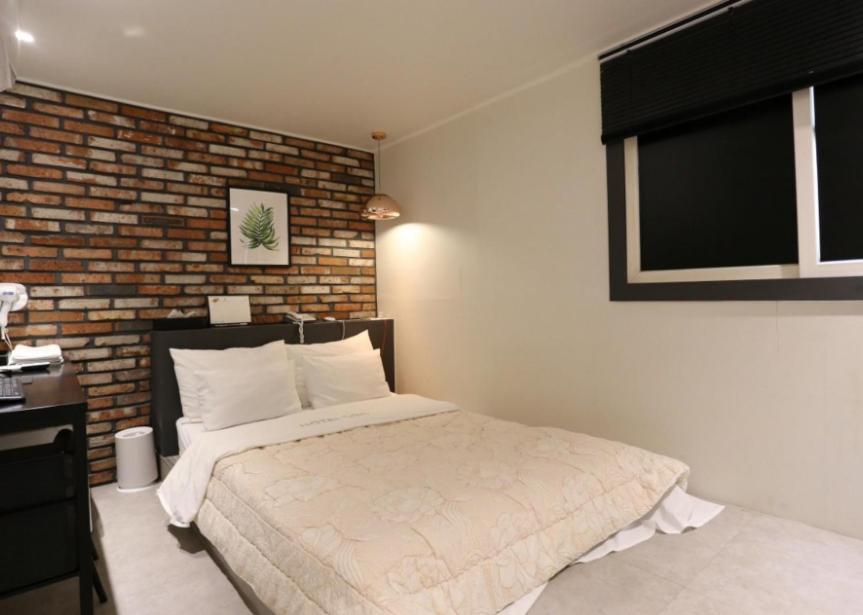 Double Room,1490100604:JPEG