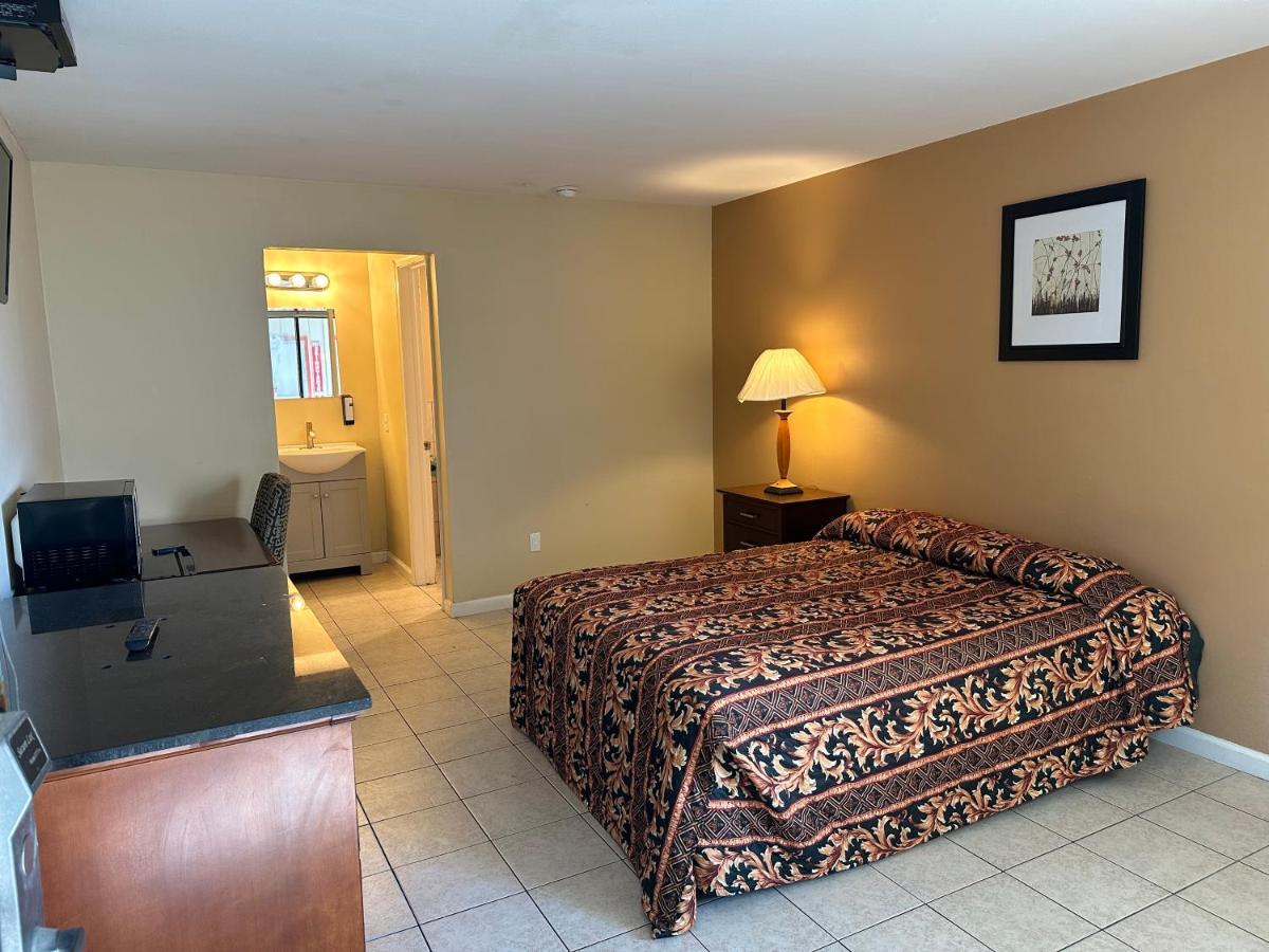 Standard Room,1498678291:JPEG