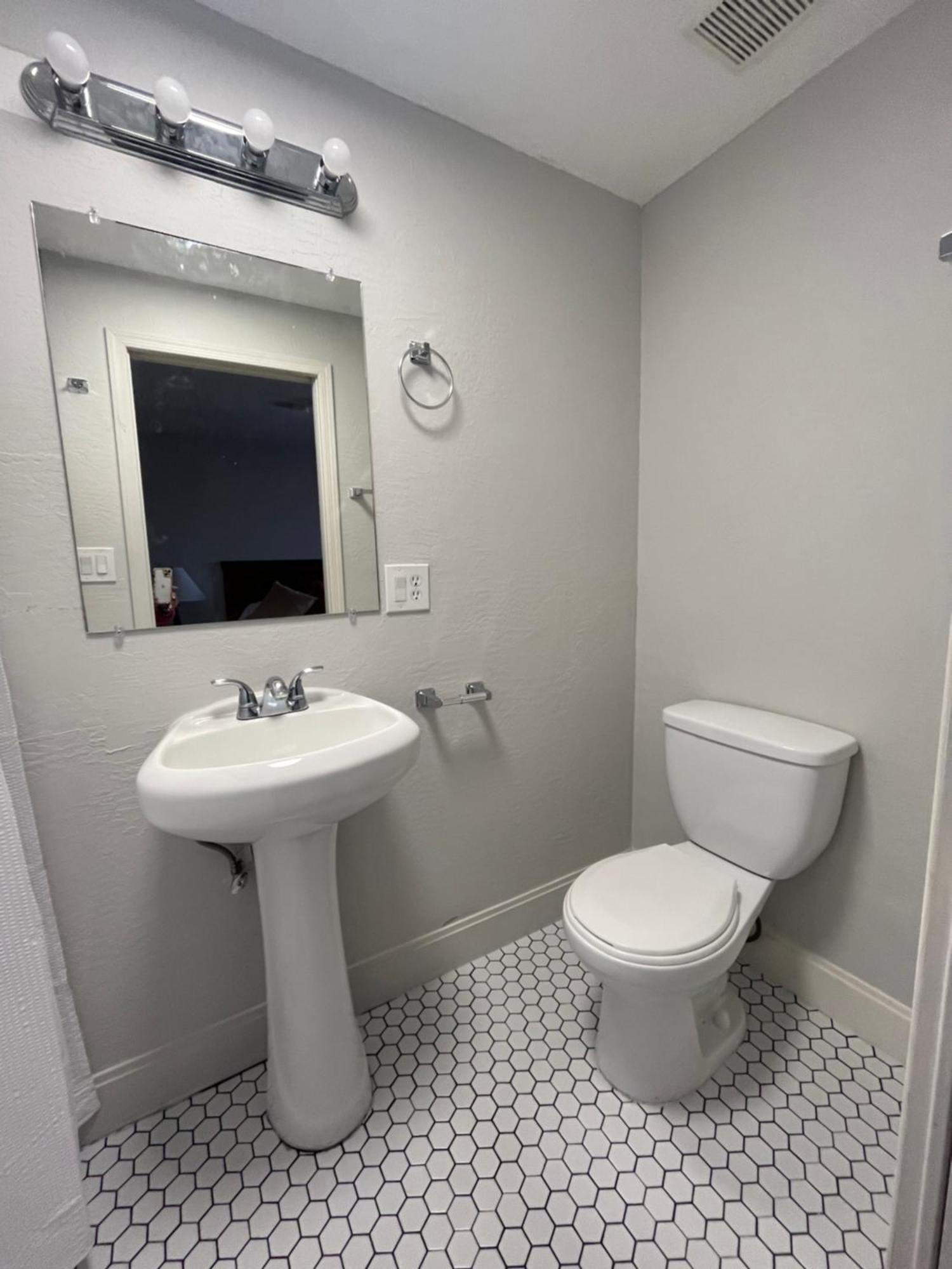 Queen Room,1498836028:JPEG