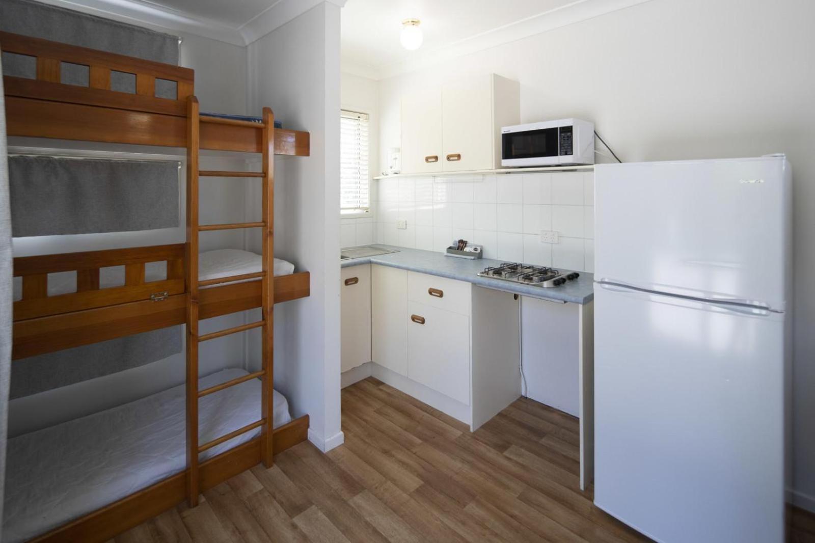Standard Cabin - Colonial,1499133229:JPEG