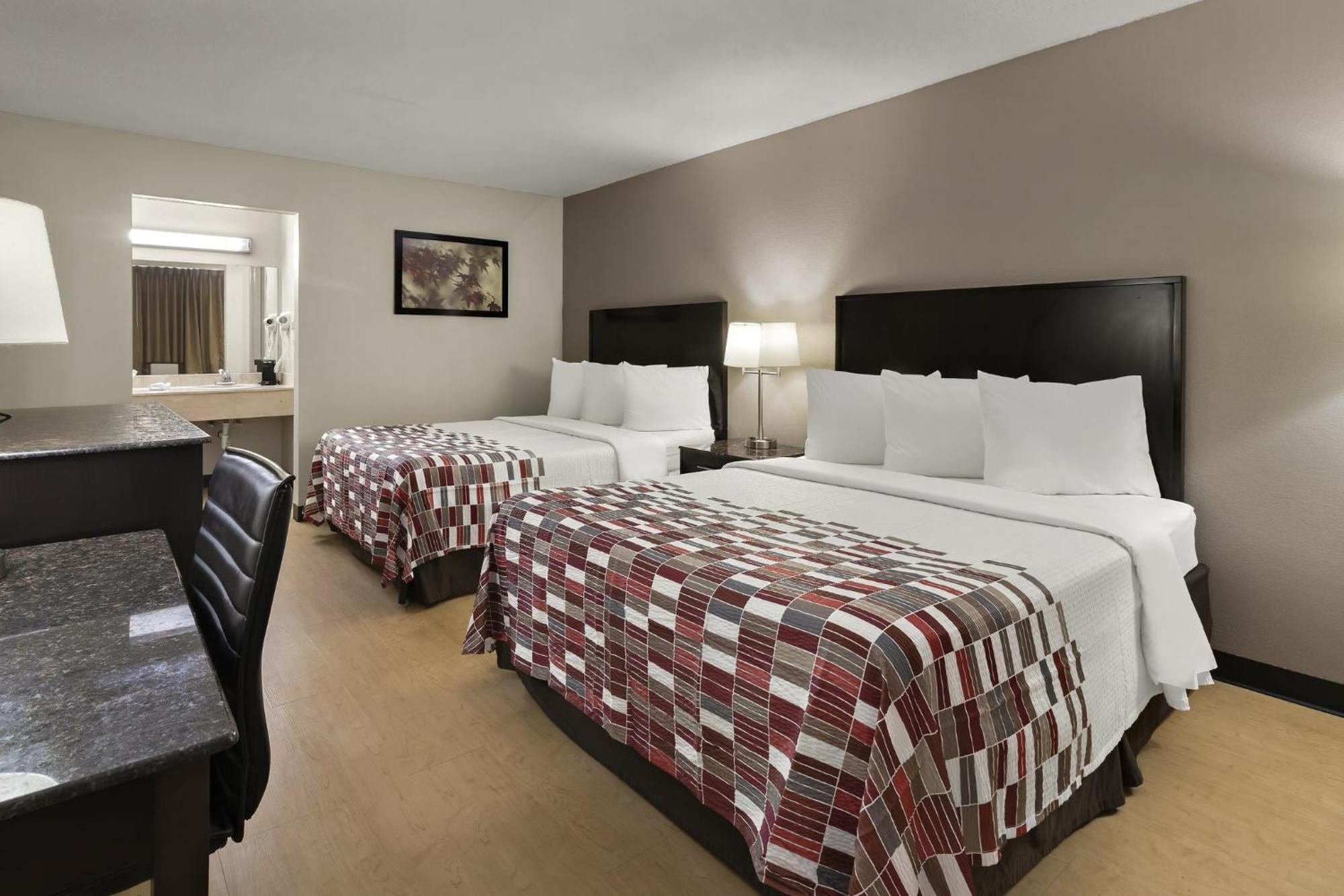 Deluxe Room with Two Queen Beds Non-Smoking,1709317095:JPEG