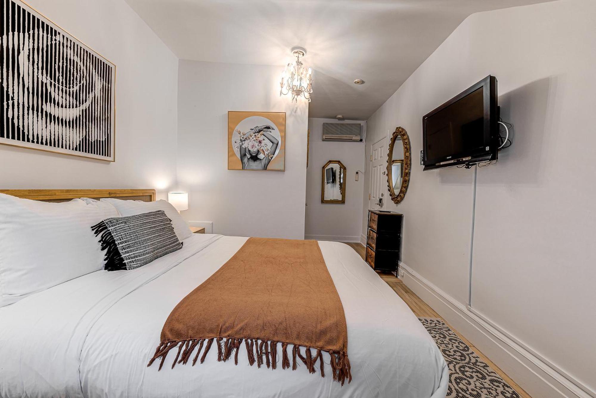 Queen Room