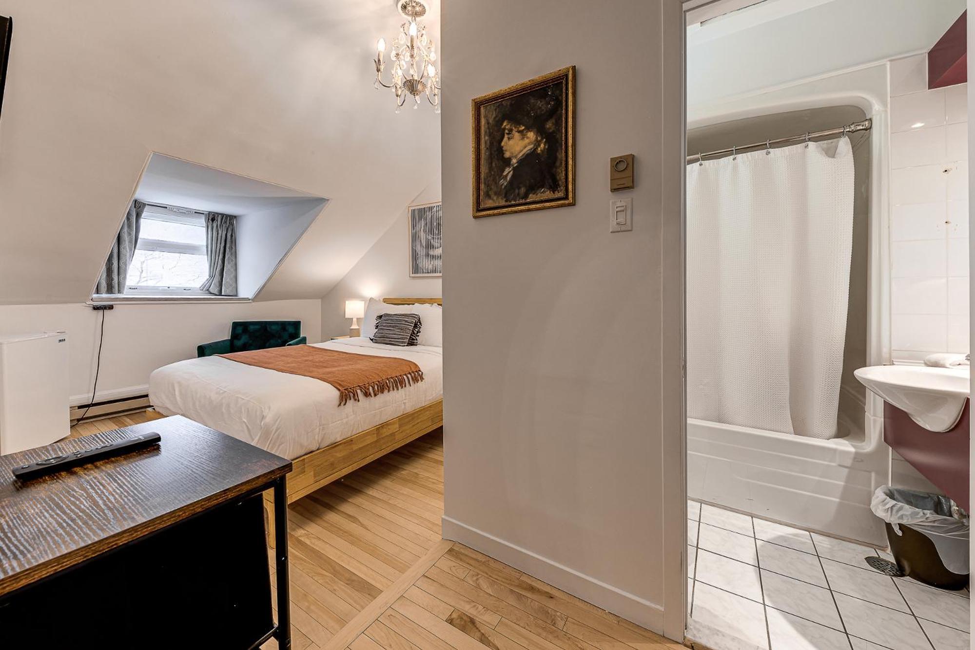 Queen Room