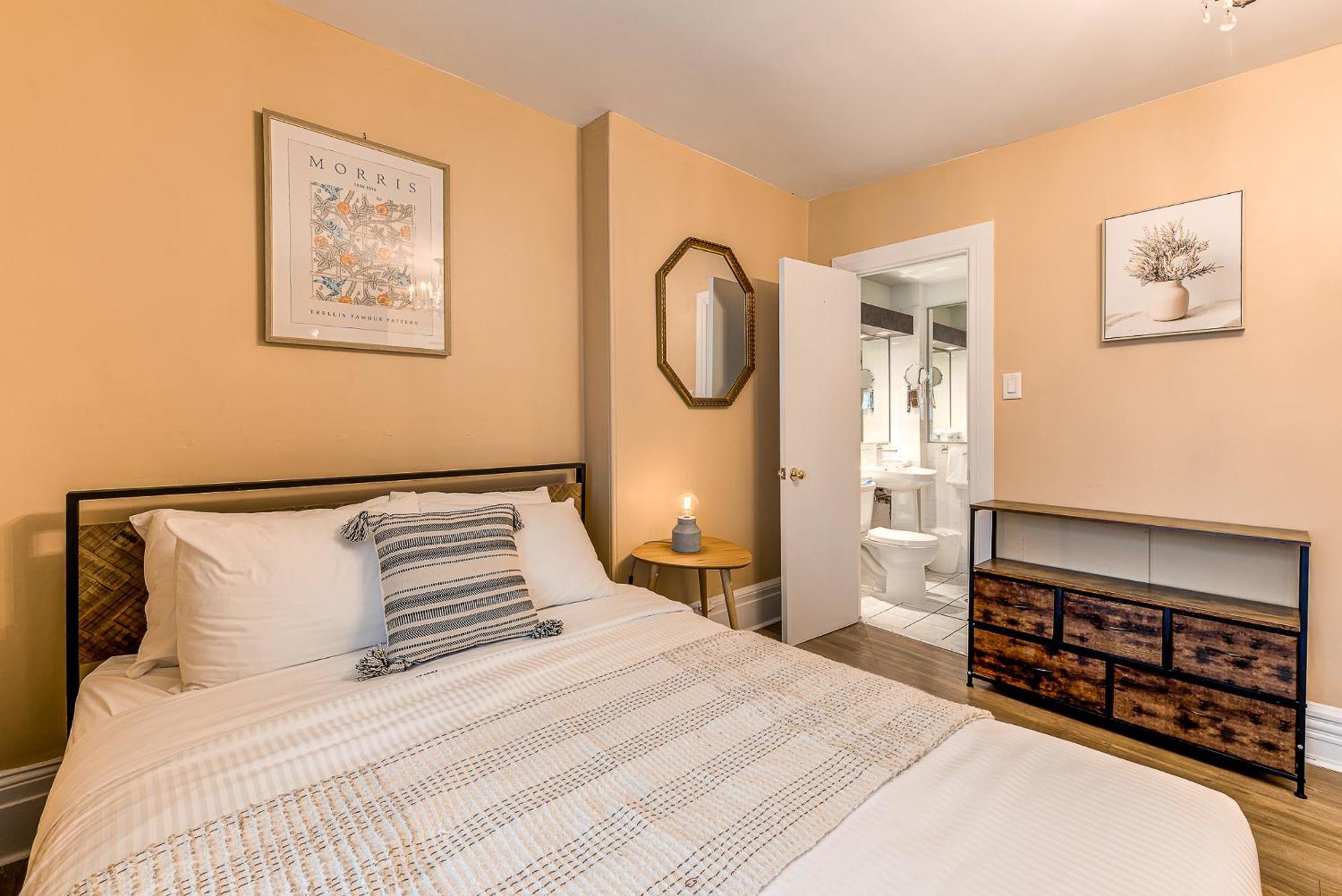 Queen Room