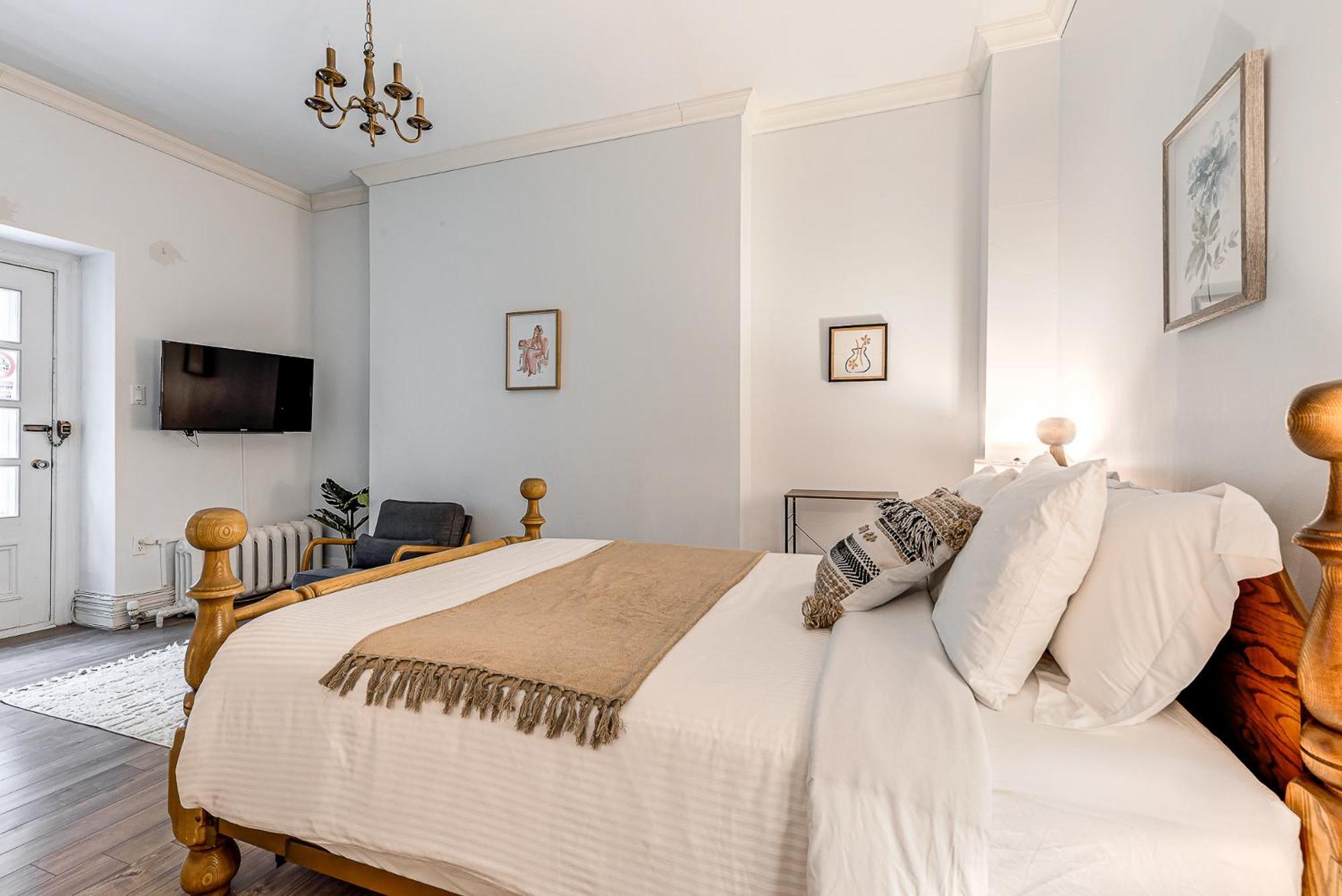 Queen Room
