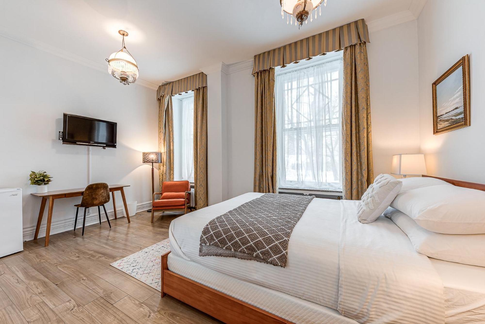 Queen Room