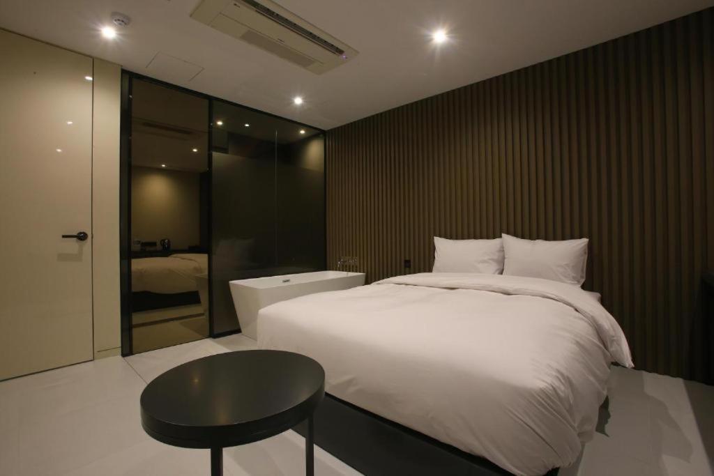 Deluxe Double Room,1530775744:JPEG