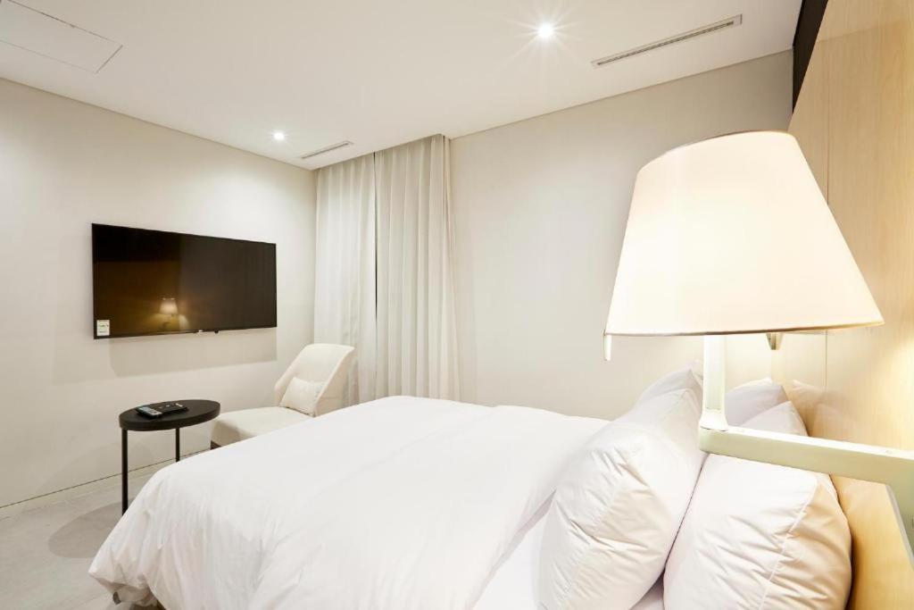 Standard Double Room,1530776050:JPEG