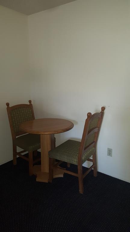 Queen Room with Two Queen Beds - Non-Smoking,158886981:JPEG