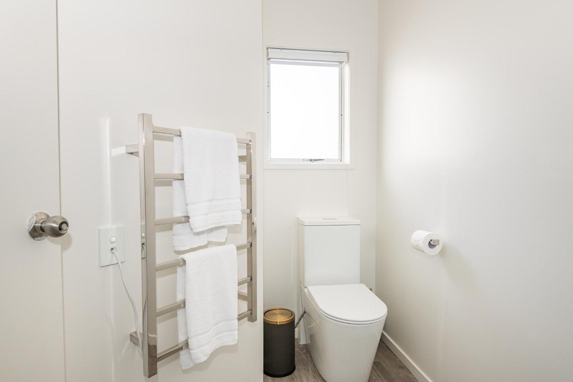 Executive Studio with Patio and Kitchen,1536446350:JPEG