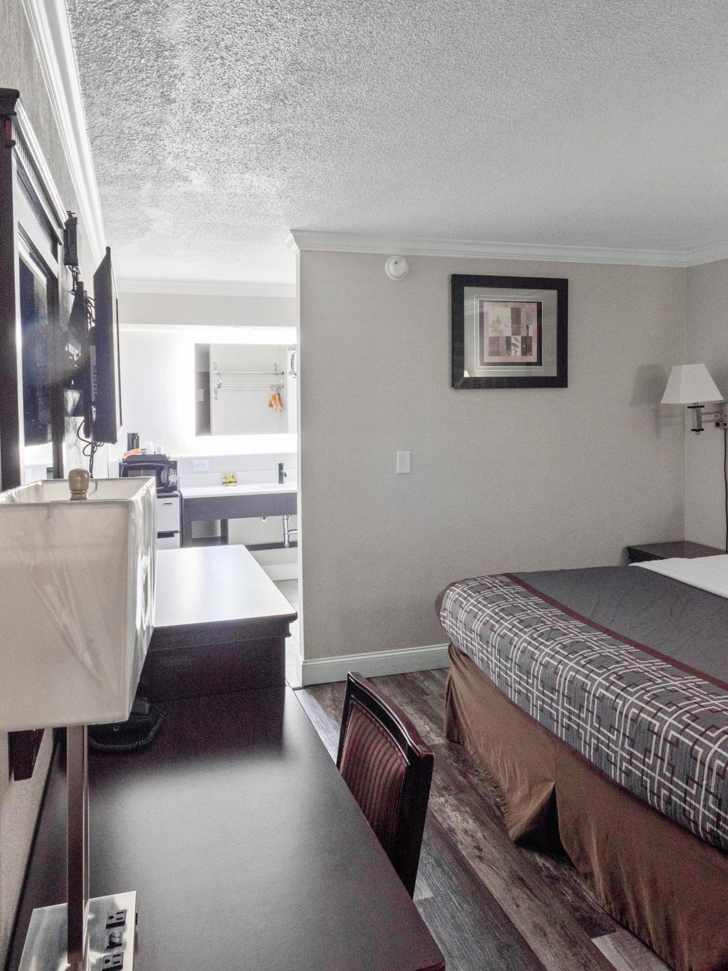 Queen Room - Disability Access,1537865128:JPEG
