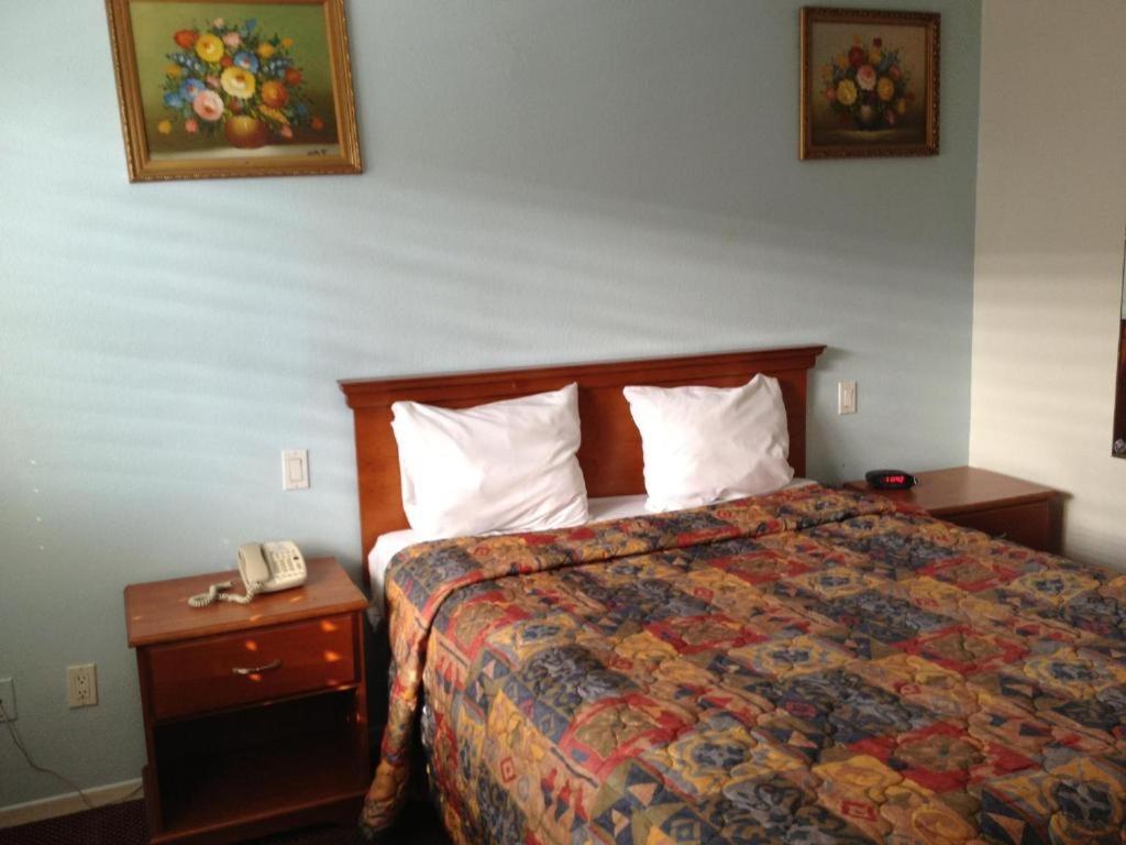 Queen Room