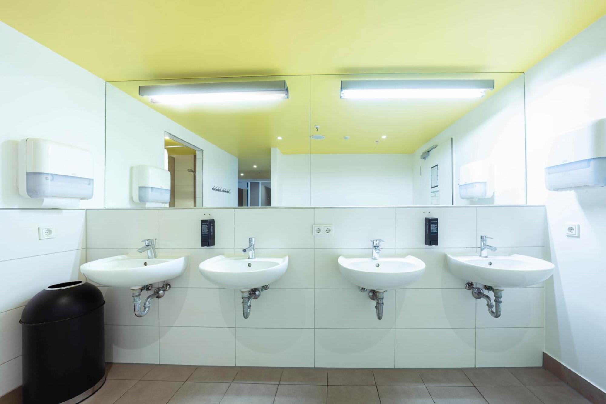 6-Bed Room with Shared Bathroom,1602967555:JPEG
