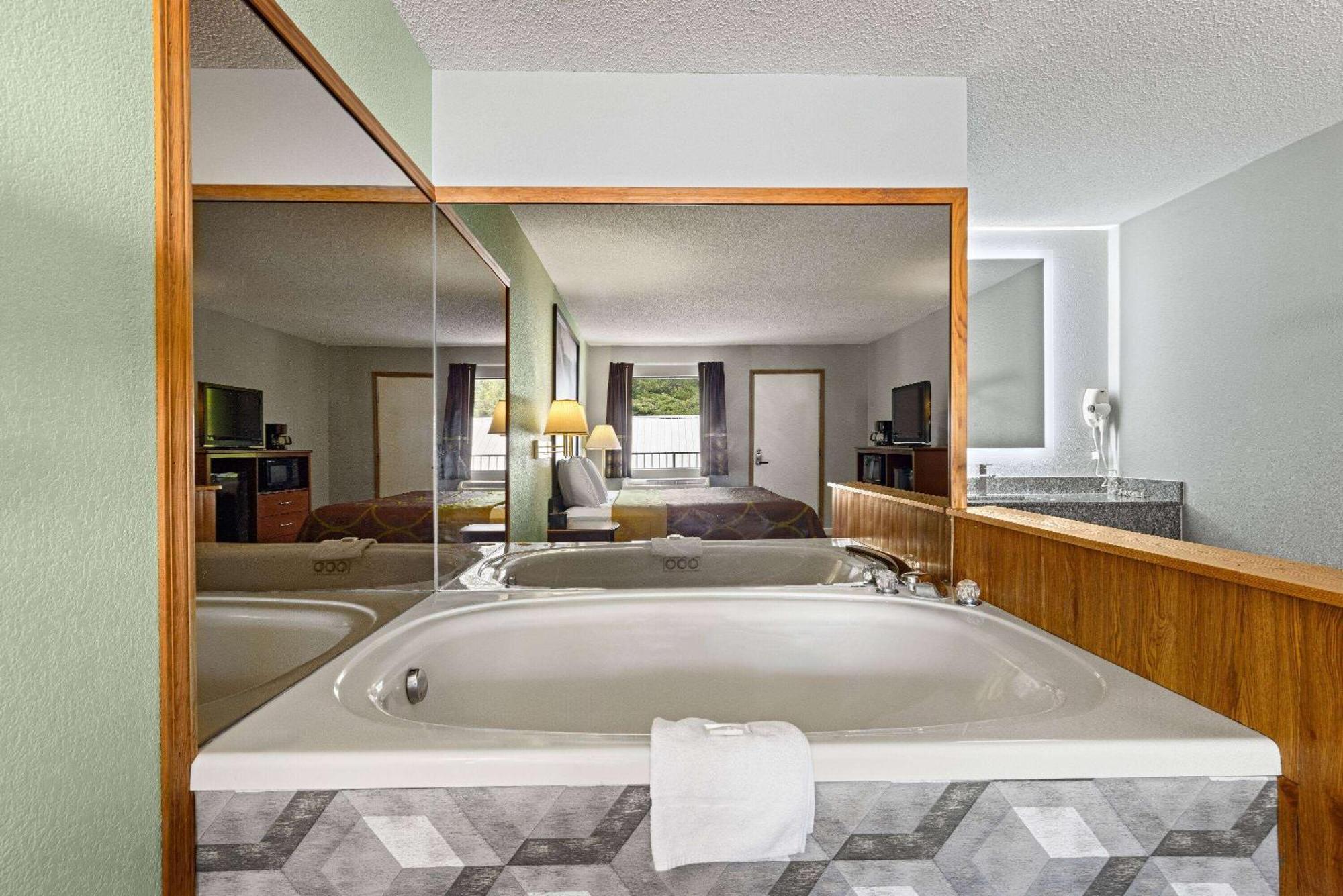 King Suite with Spa Bath
