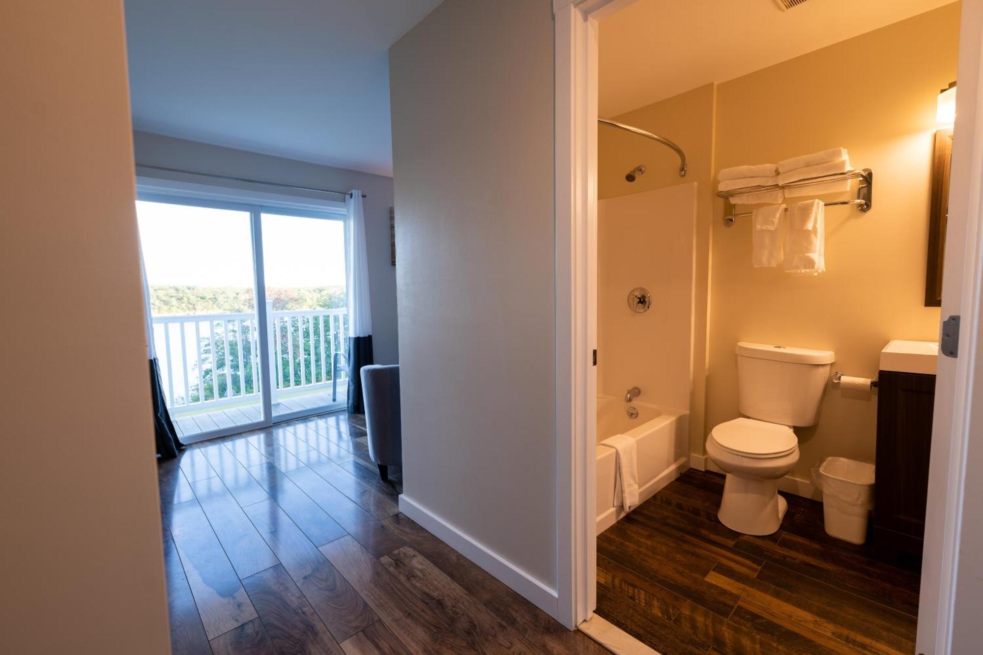 Deluxe Queen Room Balcony