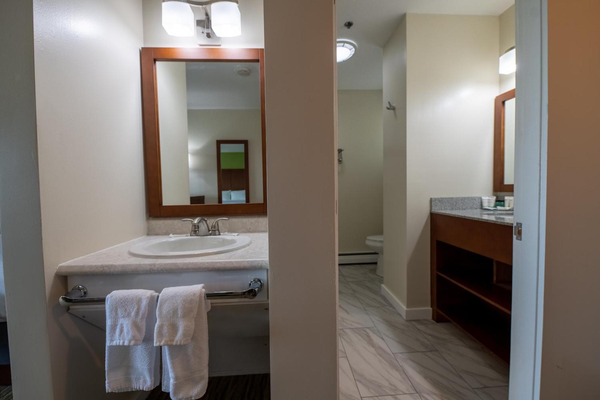 Queen Room Two Queen Beds Ocean View