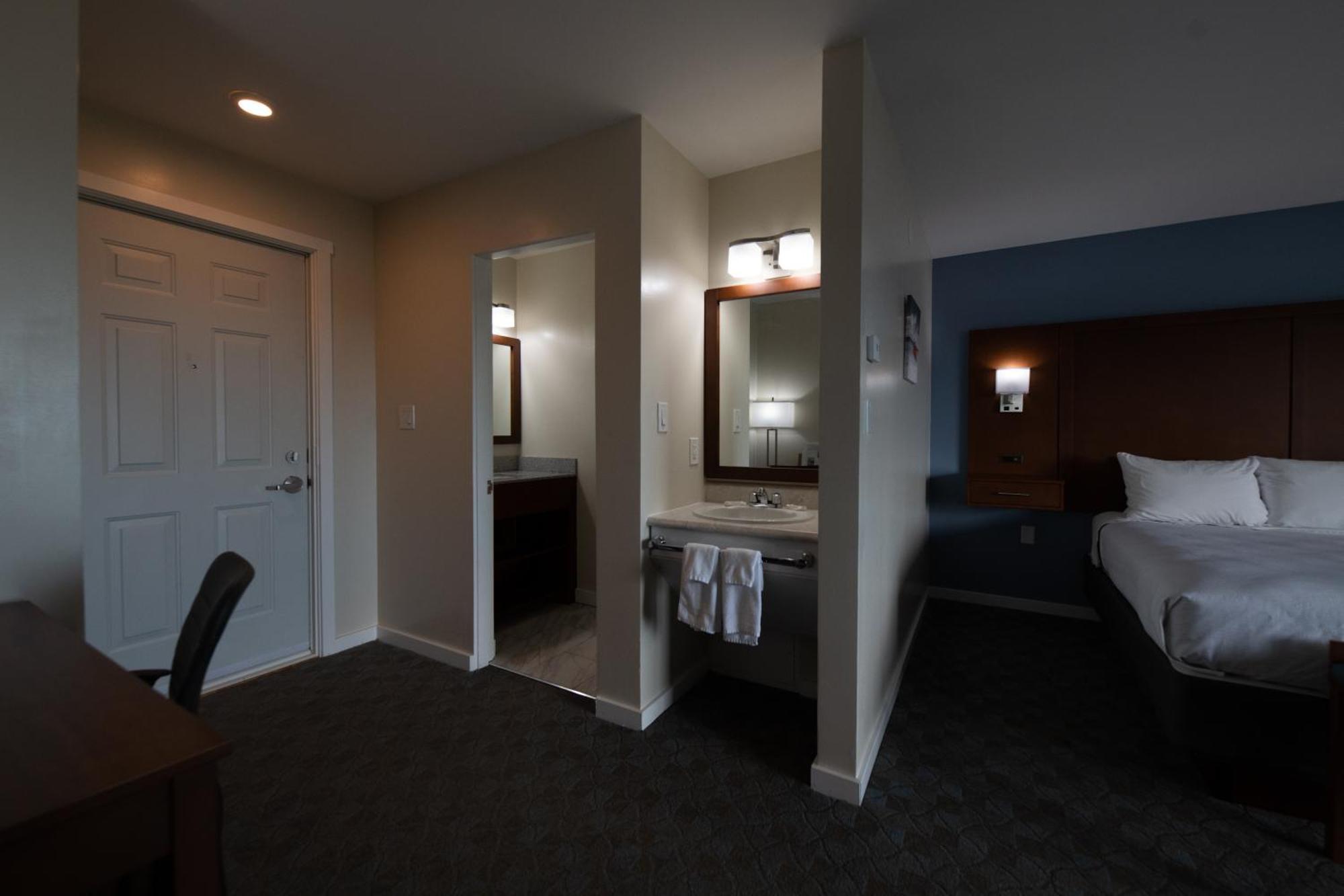Superior King Room Ocean View