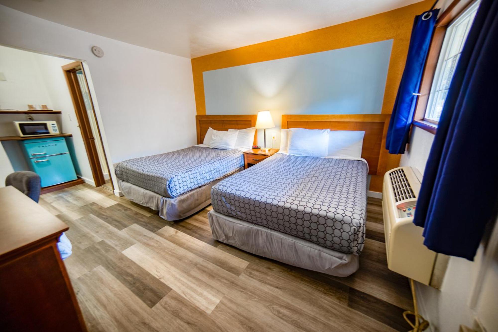 Standard Double Room Two Double Beds