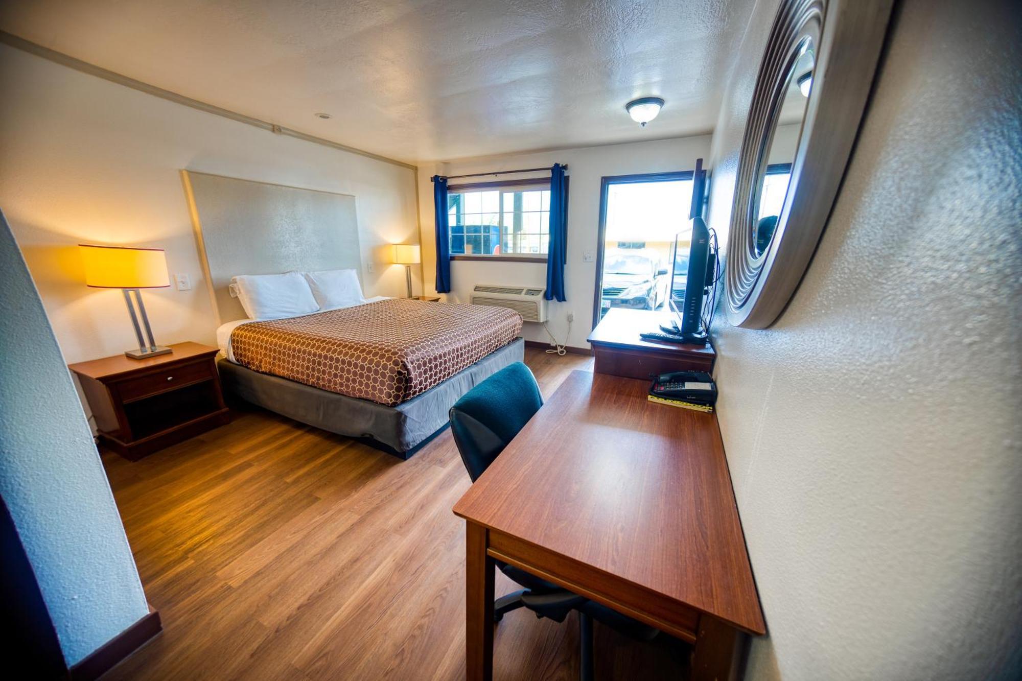 Standard King Room