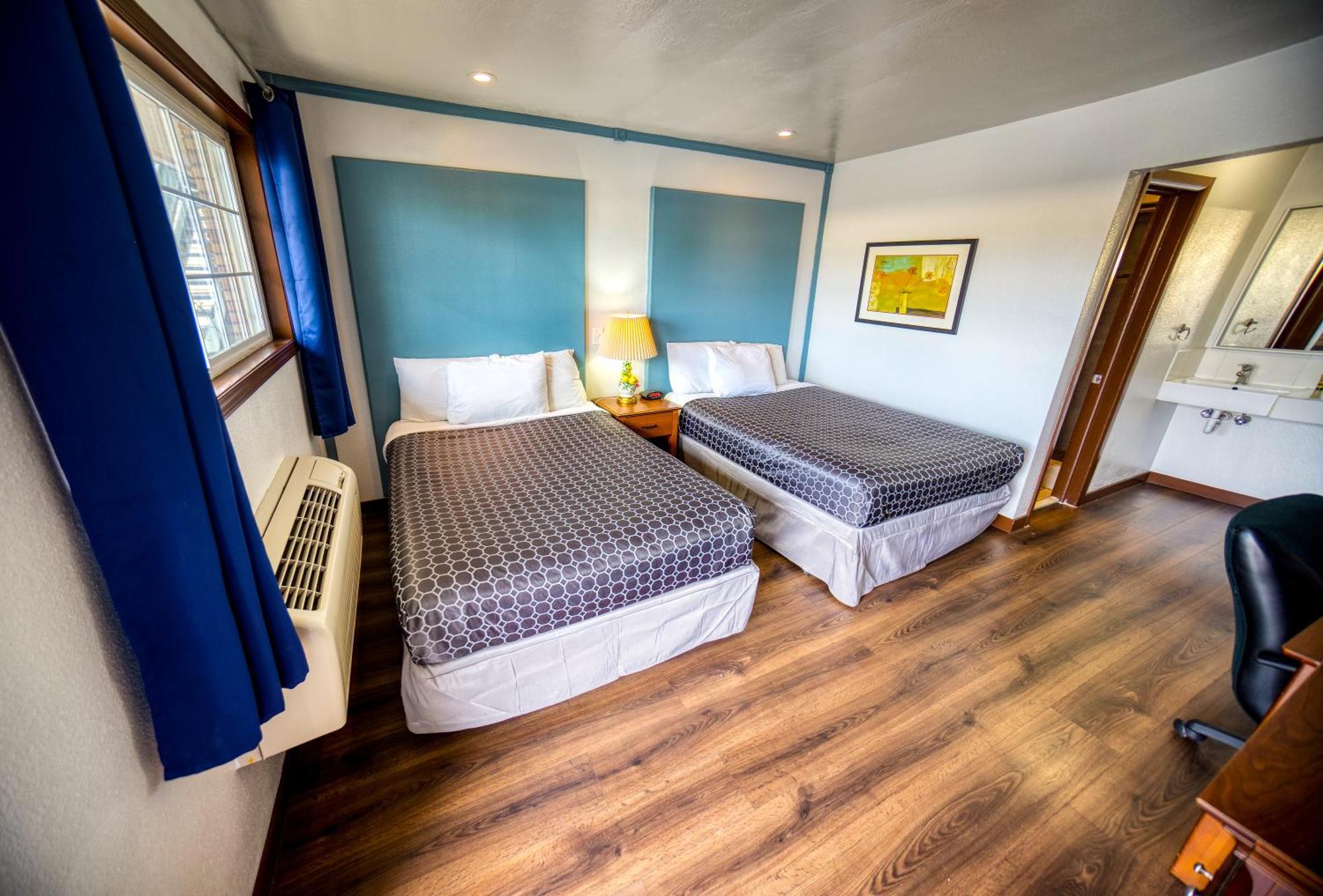 Standard Double Room Two Double Beds