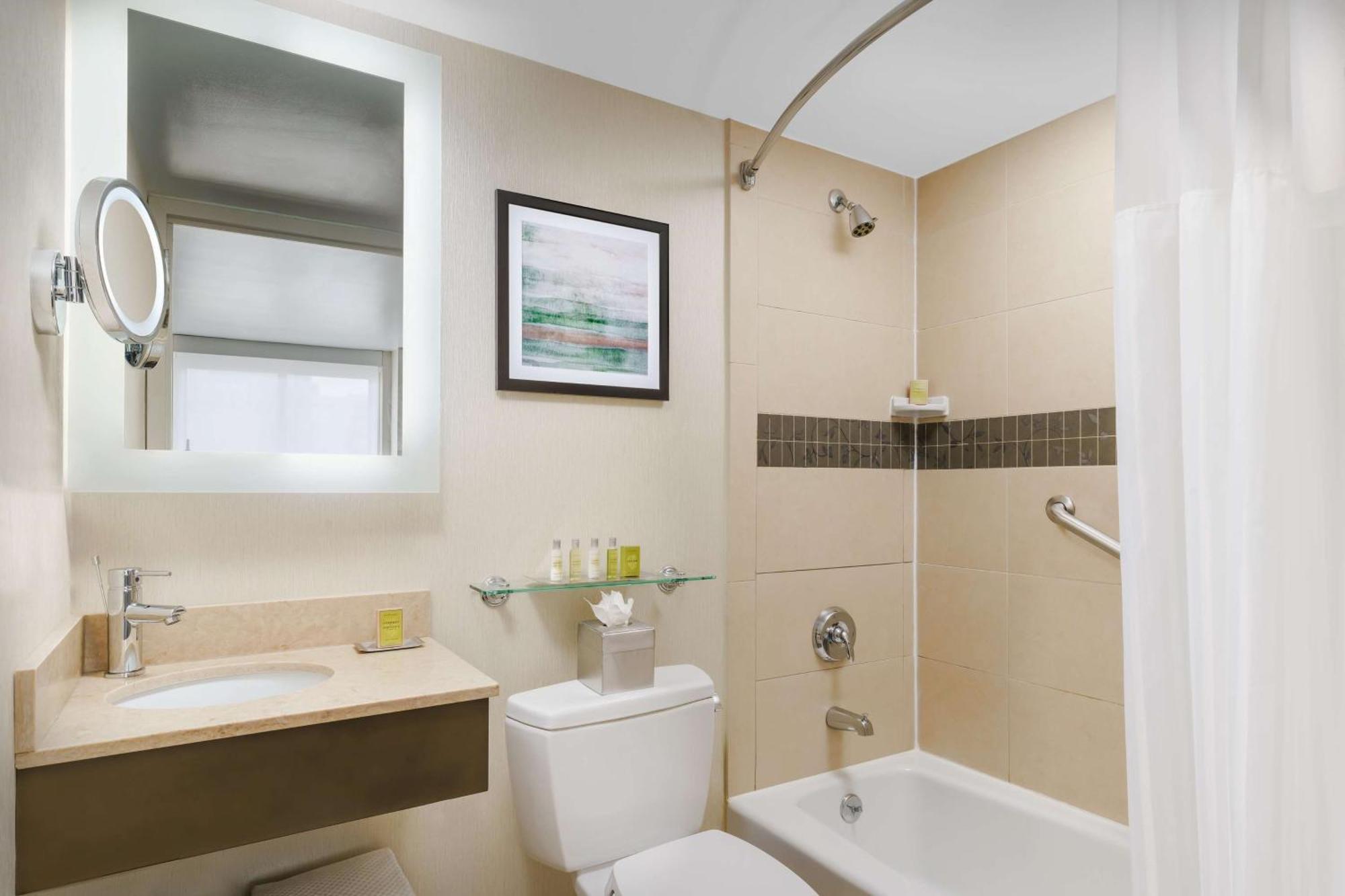 Suíte King de 1 Quarto com Sofá-Cama - Não-Fumante