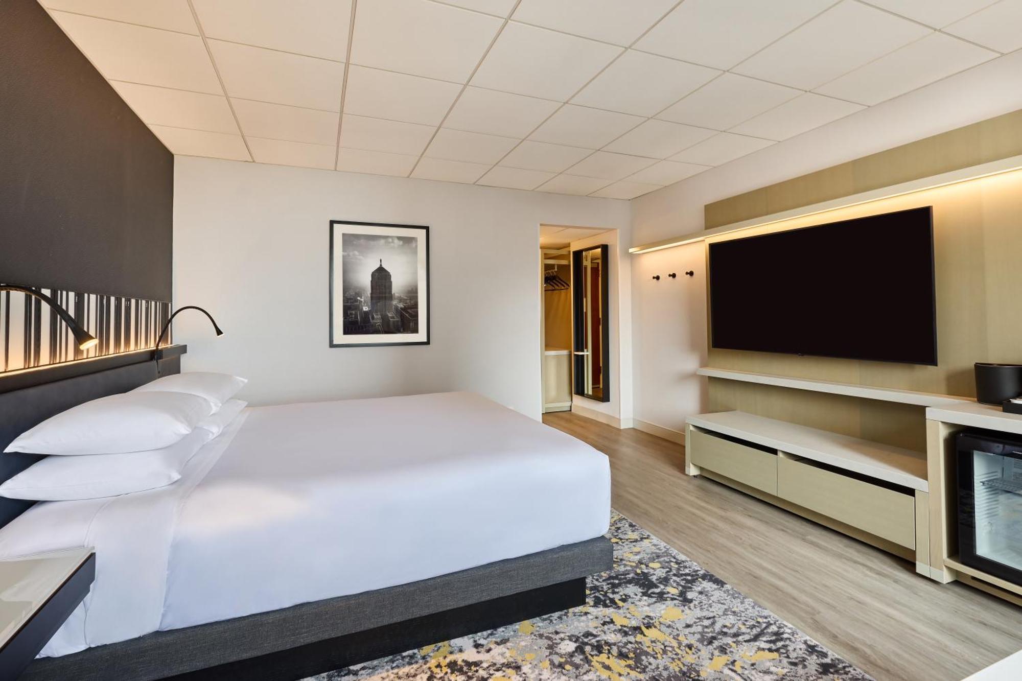 Chambre Lit King-Size pour Personnes à Mobilité Réduite avec Douche Accessible aux Personnes à Mobilité Réduite