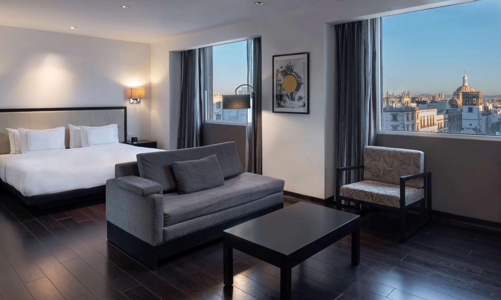 Junior King Suite with Seating Area,1551222160:JPEG