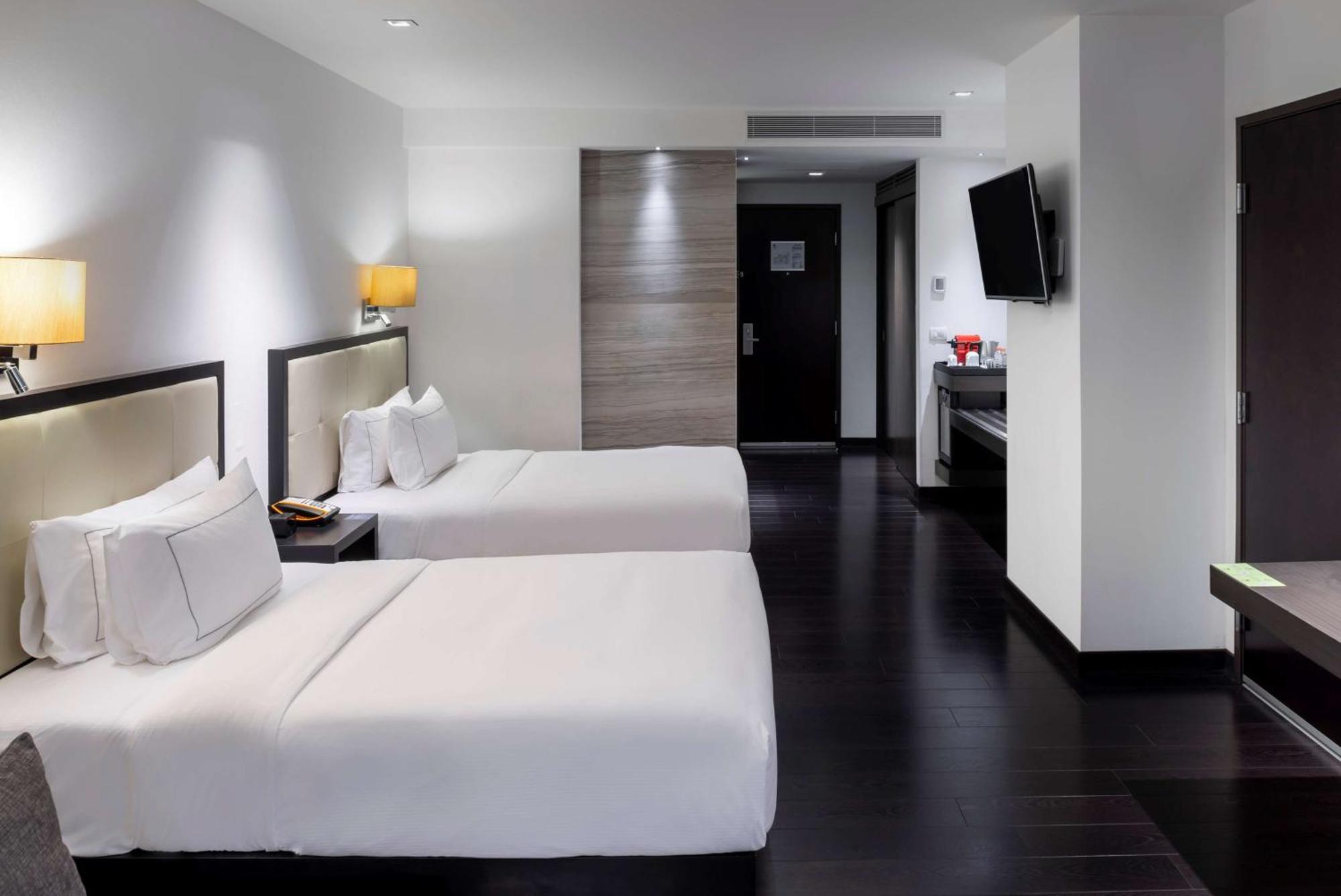 Queen Room with Two Queen Beds,1551222184:JPEG