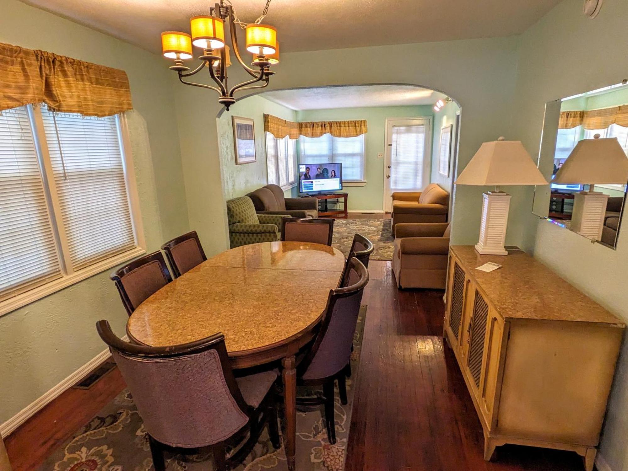 Three-Bedroom Apartment (8 Adults),1588148858:JPEG