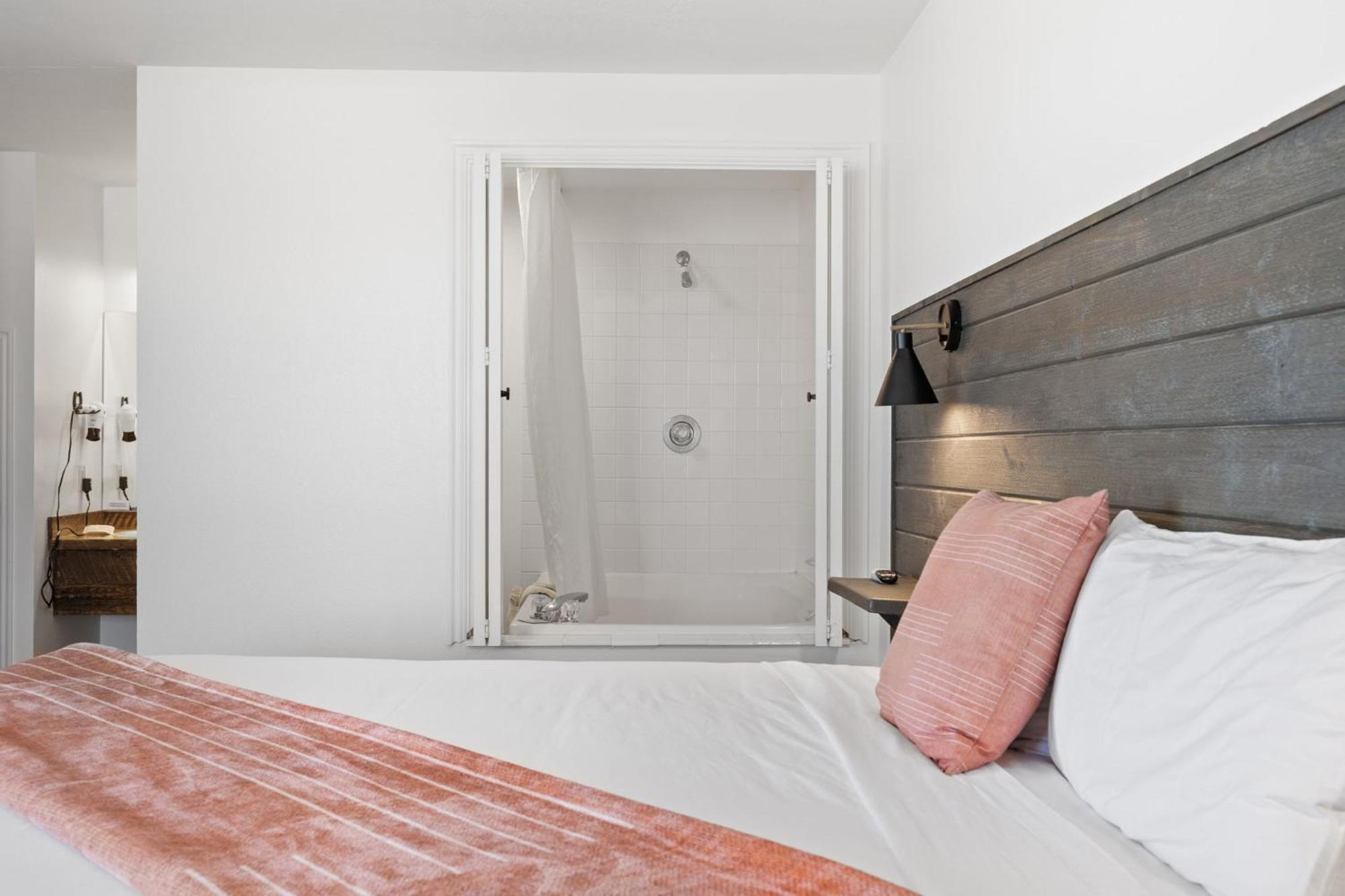 King Suite Spa Bath