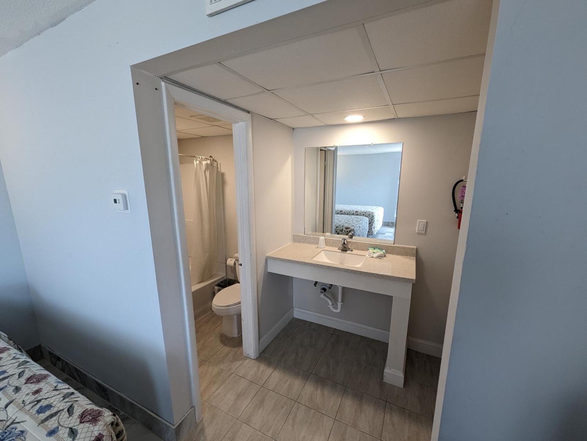 Standard Queen Room