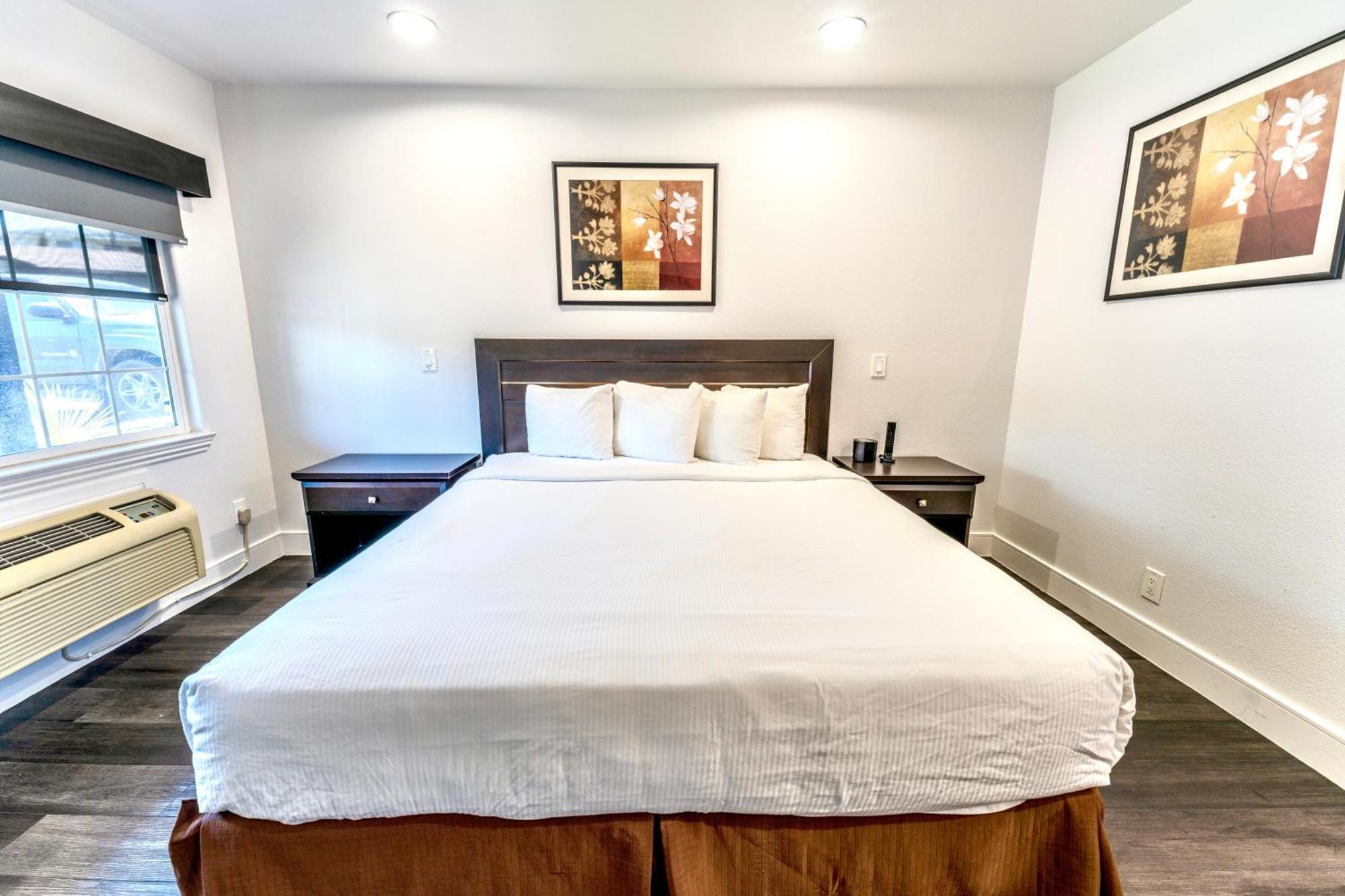 Non-Smoking King Room