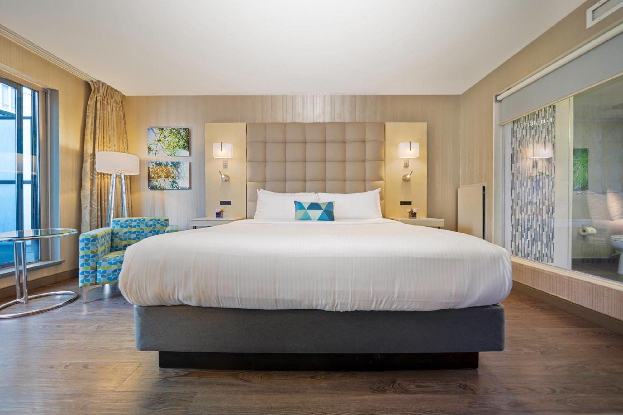 Deluxe King Room Balcony