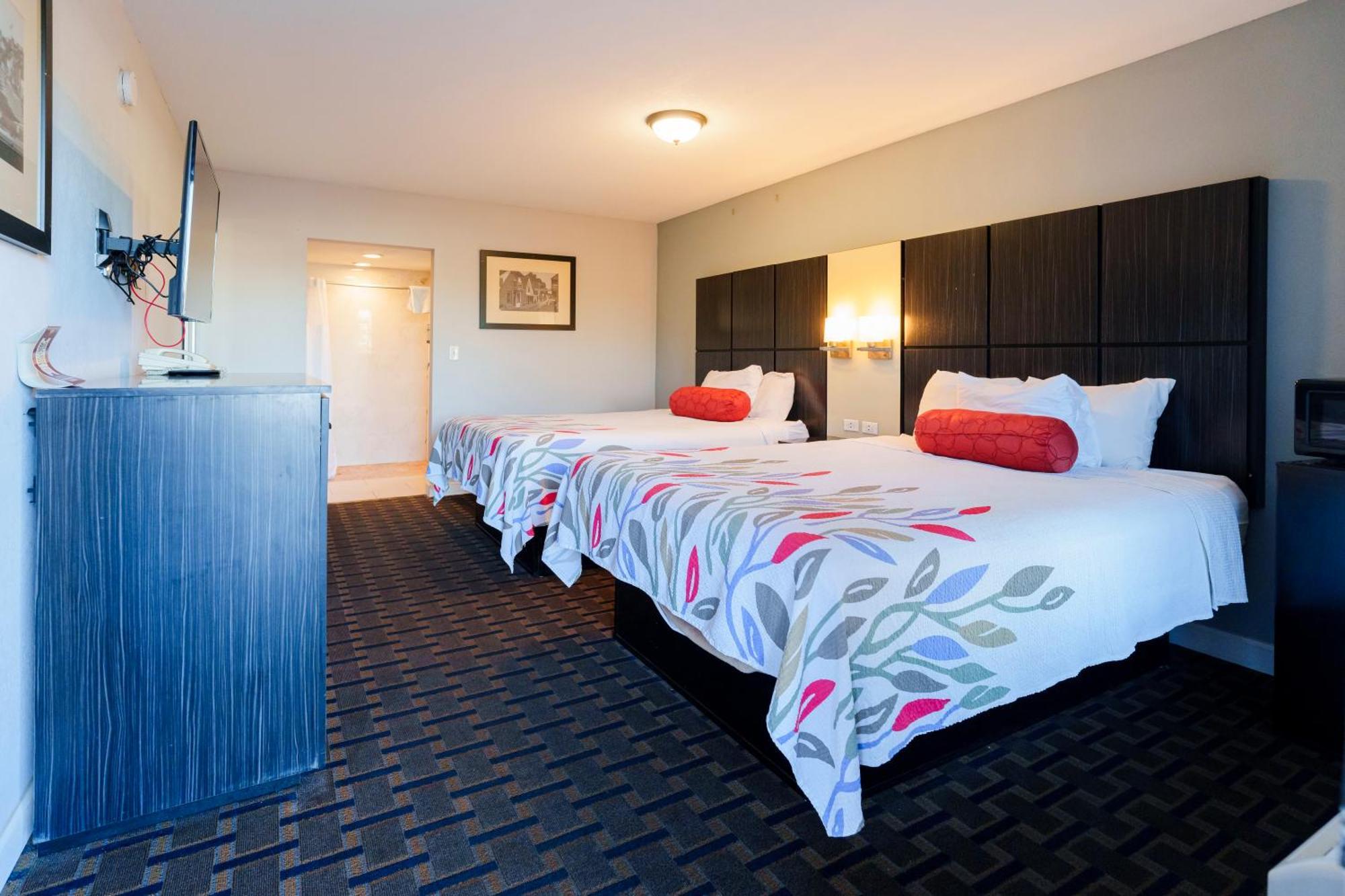 Queen Room Two Queen Beds Non-Smoking