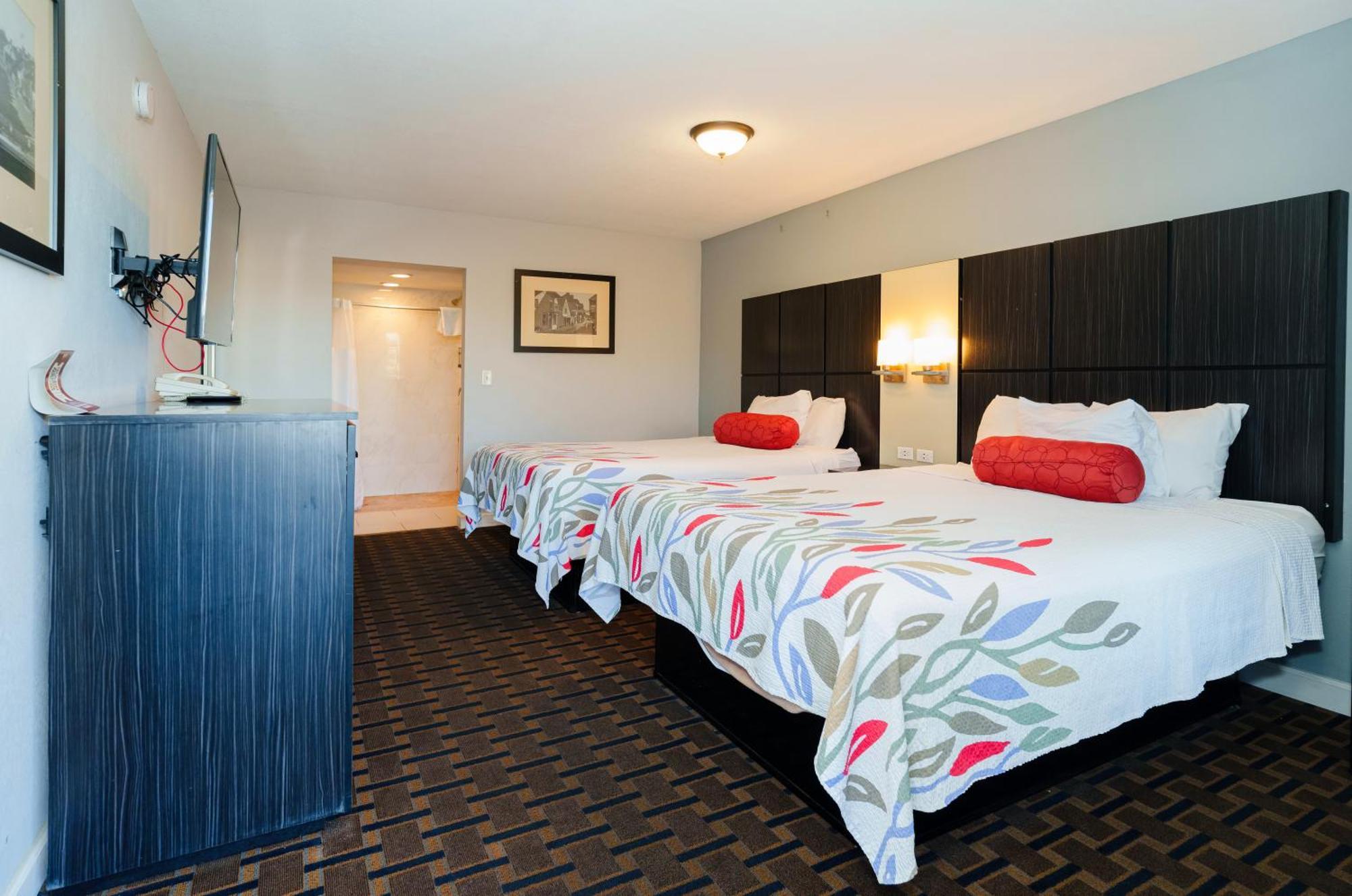 Queen Room Two Queen Beds Non-Smoking