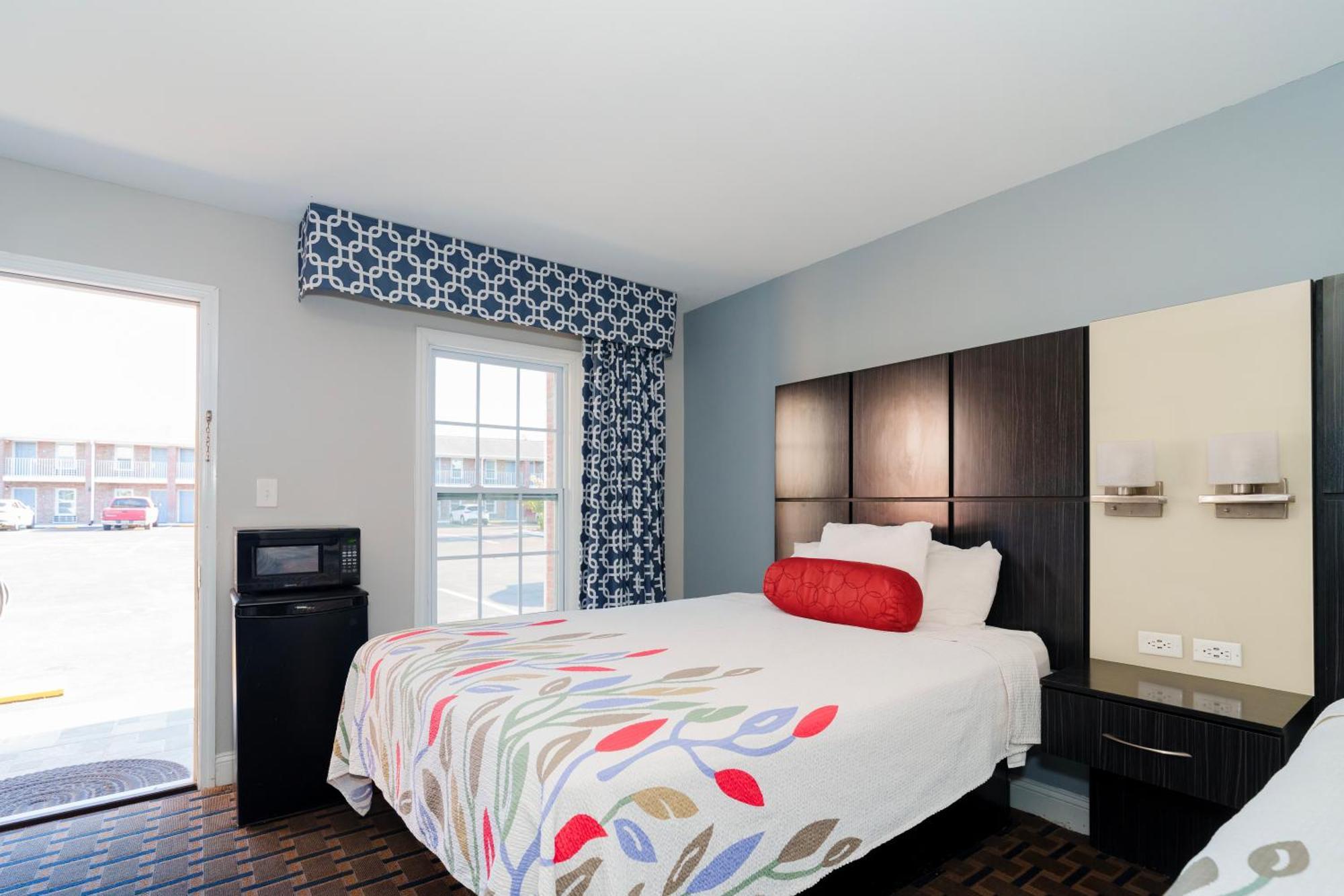 Queen Room Two Queen Beds Non-Smoking